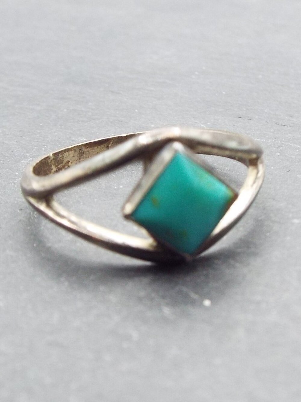 ANTIQUE ZUNI JACK WEEKOTY DELICATE KINGMAN TURQUOISE STERLING SZ. 8 3/4 RING 15D